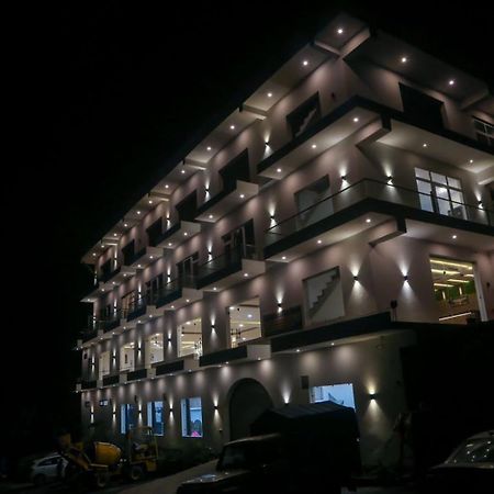 Hotel Candle Wood Chamba  Luaran gambar
